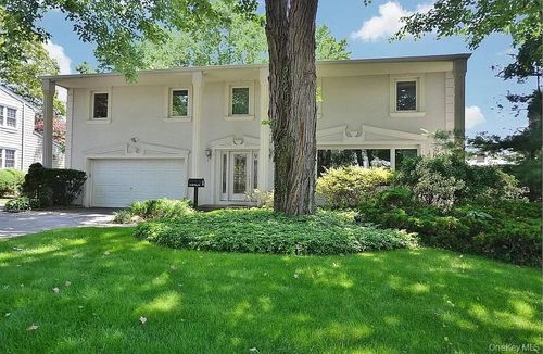 34 Old Pine Dr, Manhasset, NY, 11030-2010 | Card Image