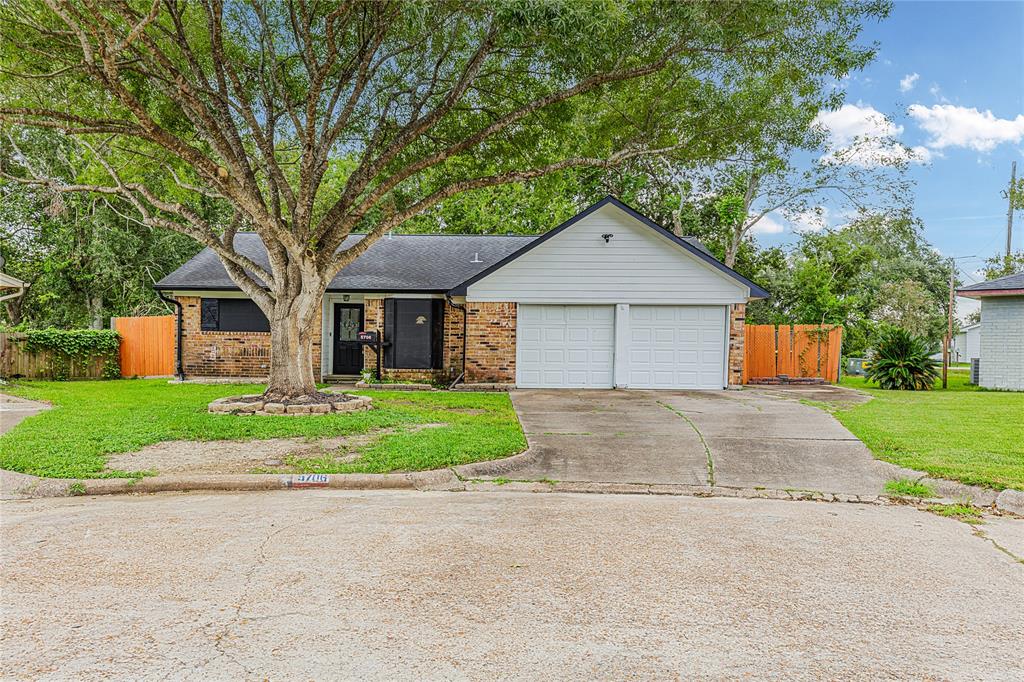 Groveton Ln, Pearland, TX 77584