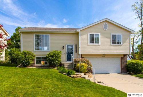 15504 Binney Street, Omaha, NE, 68116 | Card Image