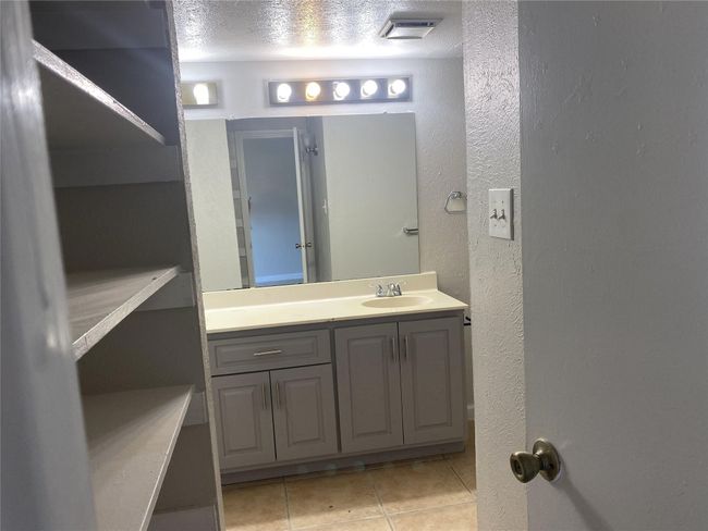 2425 Limestone Dr, Home with 2 bedrooms, 1 bathrooms and 2 parking in Arlington TX | Image 7