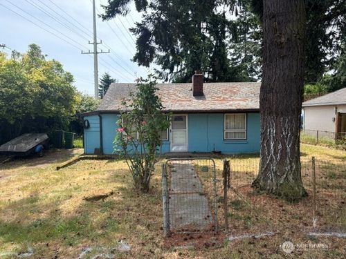 741 N 128th St, Seattle, WA, 98133-7916 | Card Image
