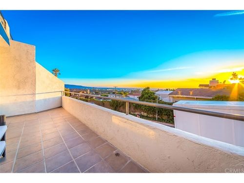 3-736 27th St, Hermosa Beach, CA, 90254-2436 | Card Image