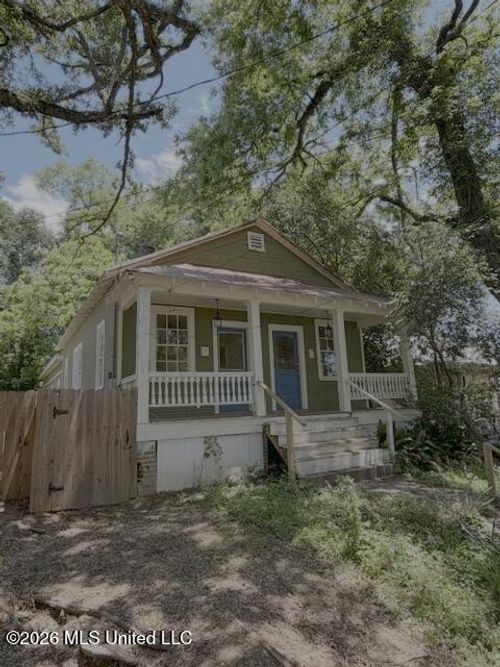 207 Saint Mary St, Natchez, MS, 39120-2836 | Card Image