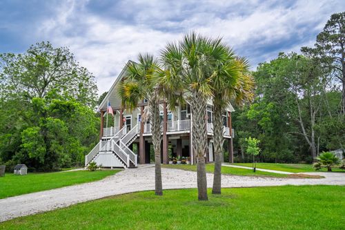 1064 Blackbear Dr, Edisto Island, SC, 29438-7203 | Card Image