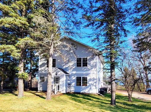 908 1/2 E Skyline Pkwy, Duluth, MN, 55805-1150 | Card Image