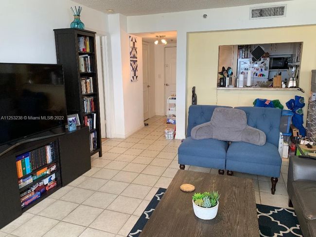 APT-1420 - 540 Brickell Key Dr, Condo with 1 bedrooms, 2 bathrooms and null parking in Miami FL | Image 7