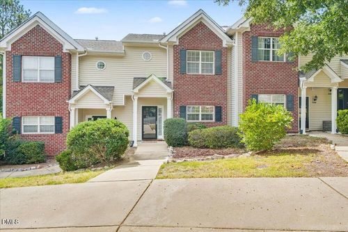 4508 Centrebrook Cir, Raleigh, NC, 27616-8352 | Card Image