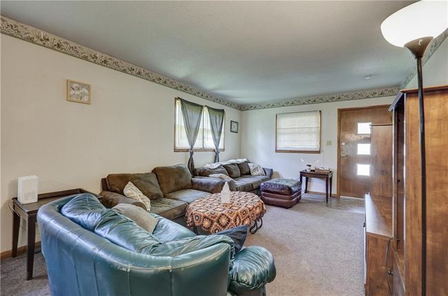 908 E 11 Th St, House other with 3 bedrooms, 2 bathrooms and null parking in Pittsburg KS | Image 4