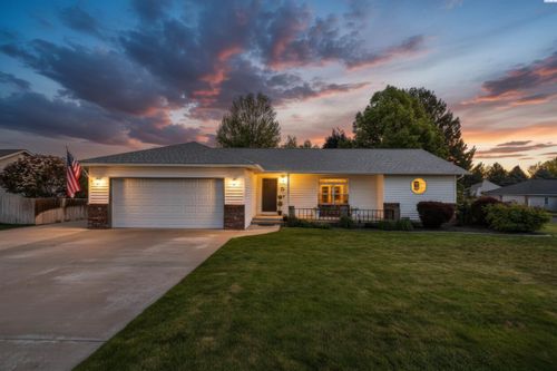 1418 Hazelwood Ave, Richland, WA, 99352-8641 | Card Image