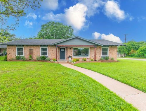 5201 Lake Charles Drive, Waco, TX, 76710 | Card Image