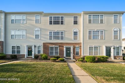 945 - 5 Kuczynski Drive, Condo with 3 bedrooms, 2 bathrooms and 2 parking in Parlin NJ | Image 3