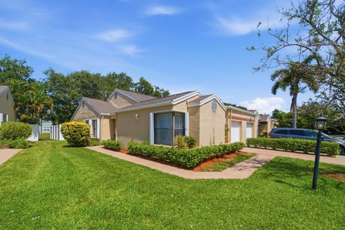13-4561 Discovery Lane, West Palm Beach, FL, 33417 | Card Image