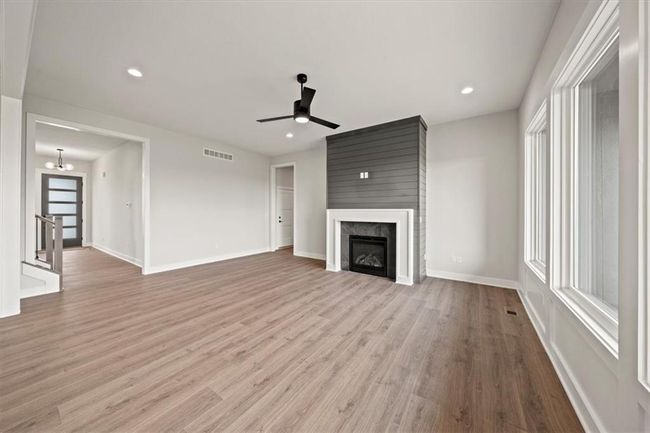 Photo of similar model | Image 7