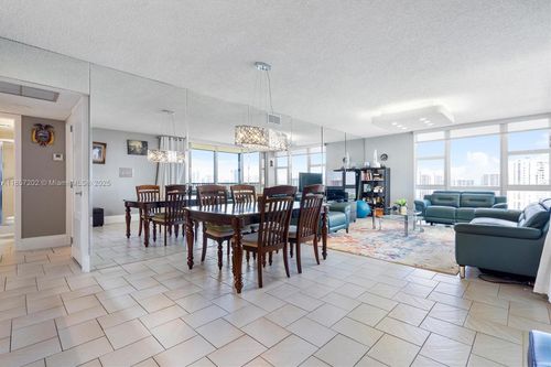 apt-1933-20379 W Country Club Dr, Aventura, FL, 33180-1664 | Card Image