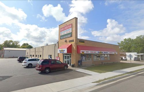 130 W Napier Ave, Benton Harbor, MI, 49022-6768 | Card Image