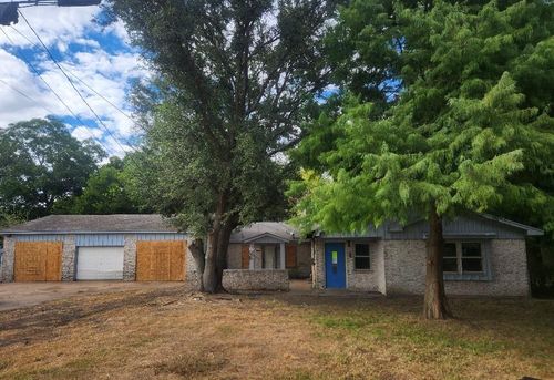 230 Kansas St, Bacliff, TX, 77518-1372 | Card Image