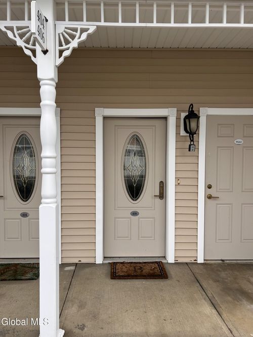 406 Kelly Cir, Altamont, NY, 12009-4943 | Card Image