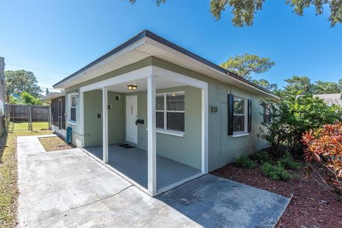 618 Glenoak St N, ST PETERSBURG, FL, 33703-2224 | Card Image