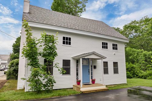 57 Central St, Farmington, NH, 03835-3746 | Card Image