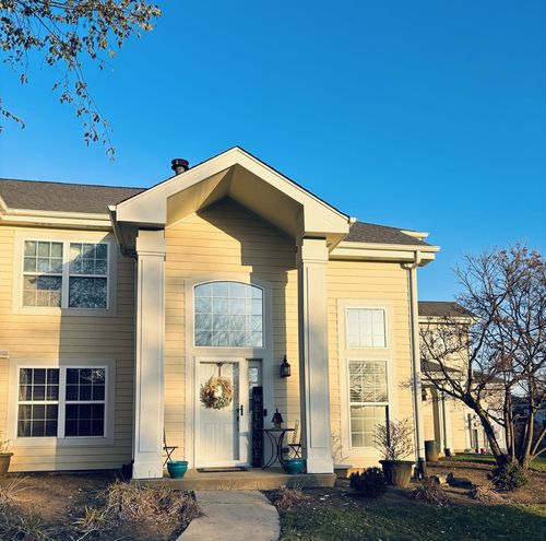 9515 Georgetown Ln, Crystal Lake, IL, 60014-3335 | Card Image