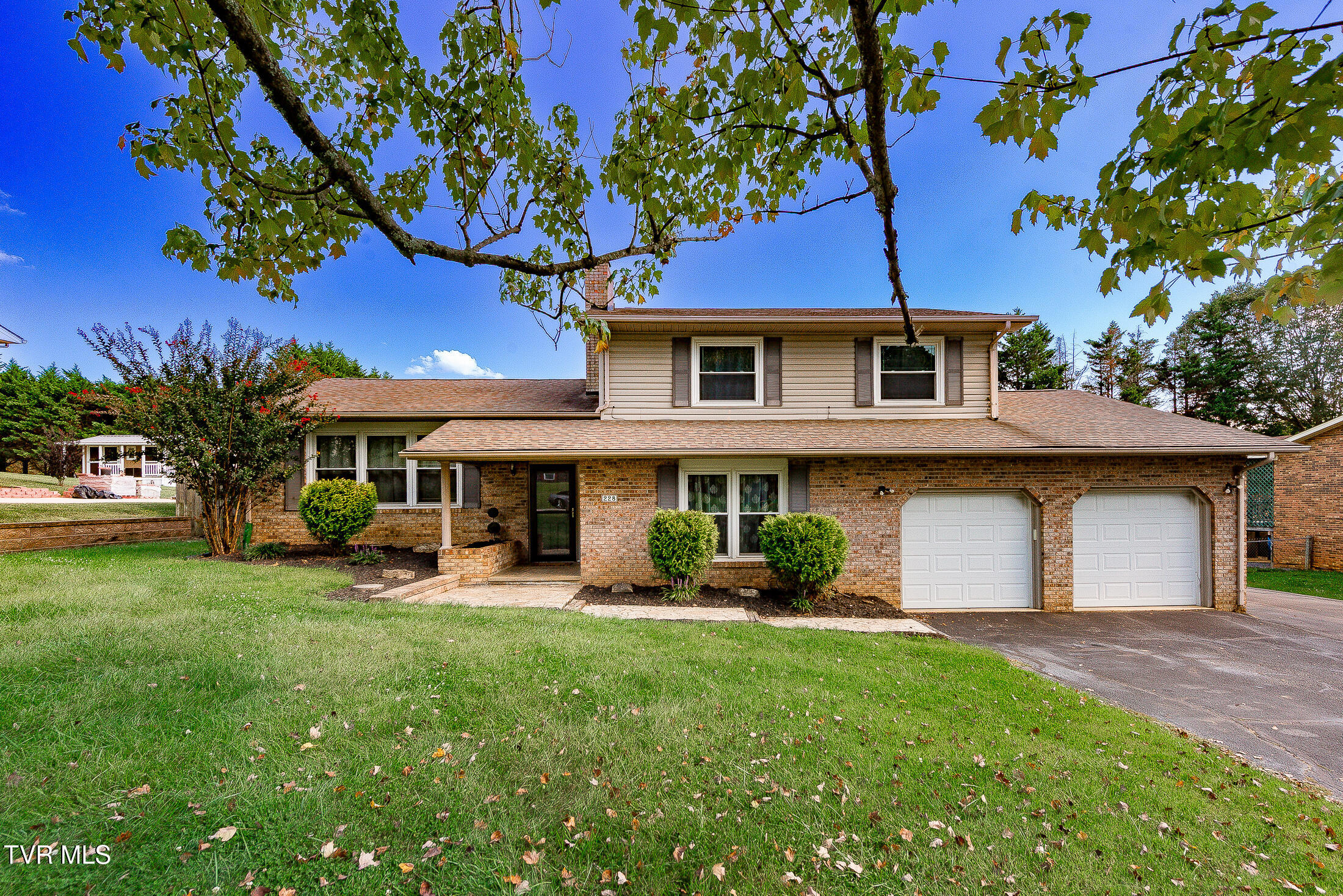 228 Hidden Acres Rd, For Sale in Kingsport - Zoocasa