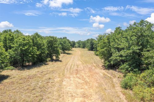 6551 Crooked Creek Rd, Bowie, TX, 76230-8307 | Card Image
