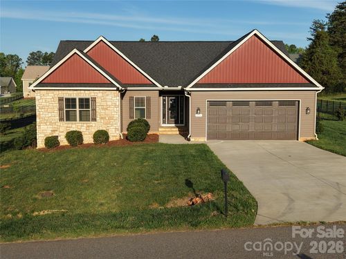 172 Staffordshire Dr, Statesville, NC, 28625-2381 | Card Image