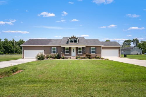 581 Oakwood Ln, Tullahoma, TN, 37388 | Card Image