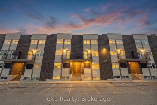 119-338 Albert St, Waterloo, ON, N2L0G8 | Card Image