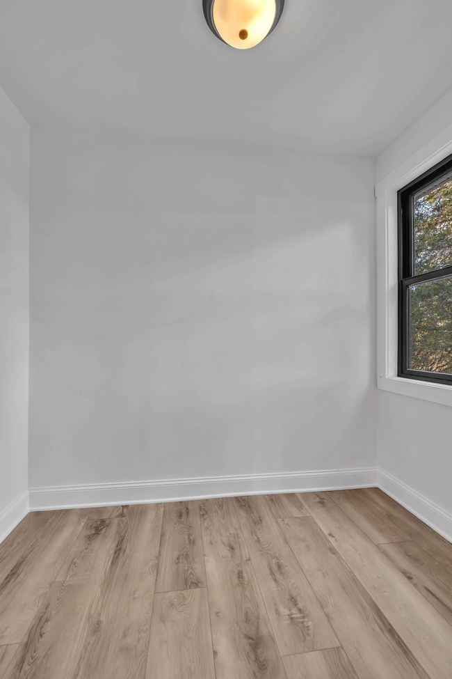 Nook off of the bonus room | Image 33
