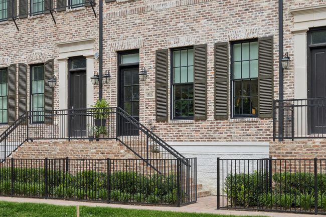 14932 Oak St, Townhouse with 3 bedrooms, 4 bathrooms and null parking in Addison TX | Image 39