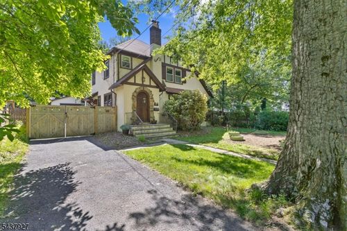 789 Woodland Ave, Plainfield, NJ, 07062-1841 | Card Image