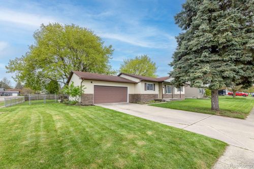 516 William G Dr, Capac, MI, 48014-3045 | Card Image