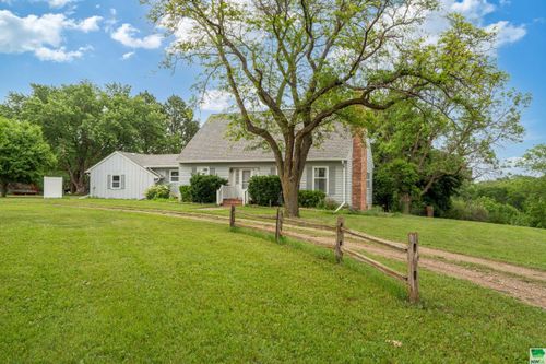 1919 Old Bridge Rd, Vermillion, SD, 57069-6984 | Card Image