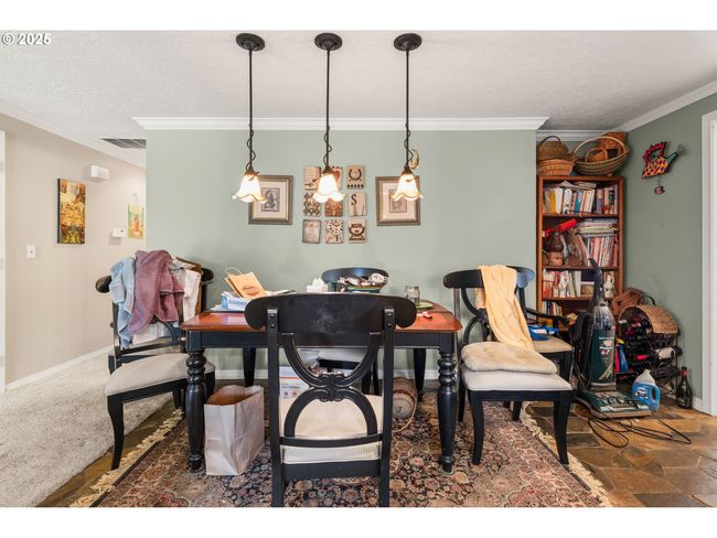 270 Se Robin Way, House other with 3 bedrooms, 2 bathrooms and 2 parking in Gresham OR | Image 7
