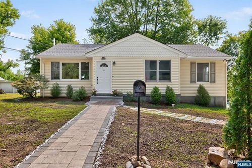 1 Gorge Dr, Haskell, NJ, 07420-1551 | Card Image