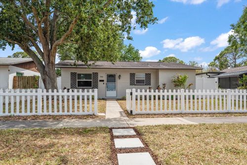 766 90th Ave N, St Petersburg, FL, 33702-3022 | Card Image