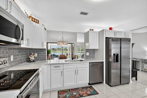 5710 Parkwalk Cir E, Boynton Beach, FL, 33472-2345 | Card Image