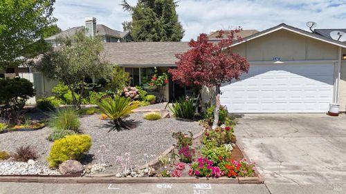 2570 Vine Hill Dr, Napa, CA, 94558-2546 | Card Image