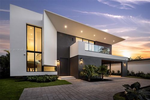 30 Samana Dr, Miami, FL, 33133-2610 | Card Image