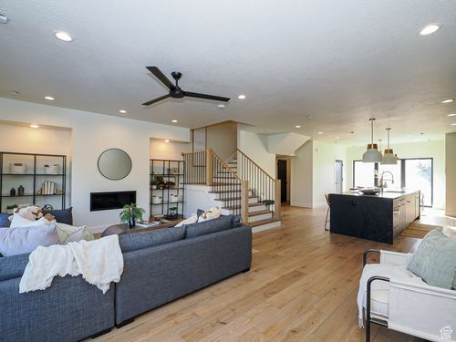 2b-839 S Mendon Ct, Salt Lake City, UT, 84105-1275 | Card Image