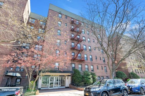 1f-83-11 139 Street, New York, NY, 11435 | Card Image