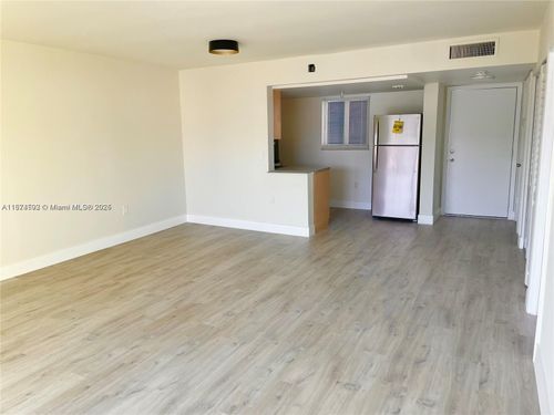 apt-404-3626 Ne 168th St, North Miami Beach, FL, 33160-3510 | Card Image
