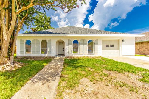 2902 Creole Dr, Houma, LA, 70364-1916 | Card Image