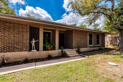 2305 Davis Lane, House other with 4 bedrooms, 2 bathrooms and 4 parking in Austin TX | Image 3