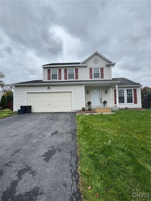8281 Dampier Cir, Liverpool, NY, 13090-4100 | Card Image