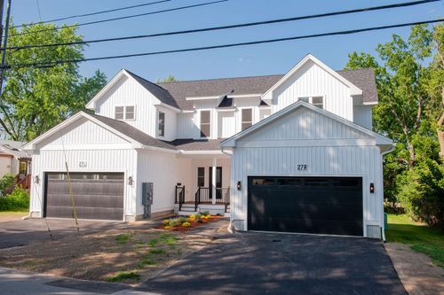 l-27 Mount Pleasant St, Derry, NH, 03038-2007 | Card Image