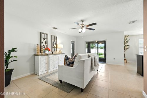 8648 Lake George Cir E, Macclenny, FL, 32063-4669 | Card Image
