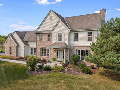 7575 W Highland Ridge Drive, House other with 4 bedrooms, 4 bathrooms and null parking in MEQUON WI | Image 1