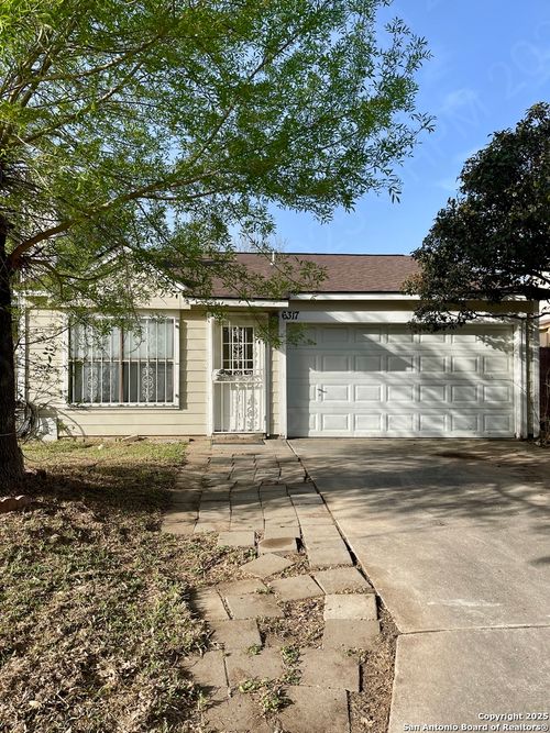 6317 Village Clb, San Antonio, TX, 78250-5733 | Card Image